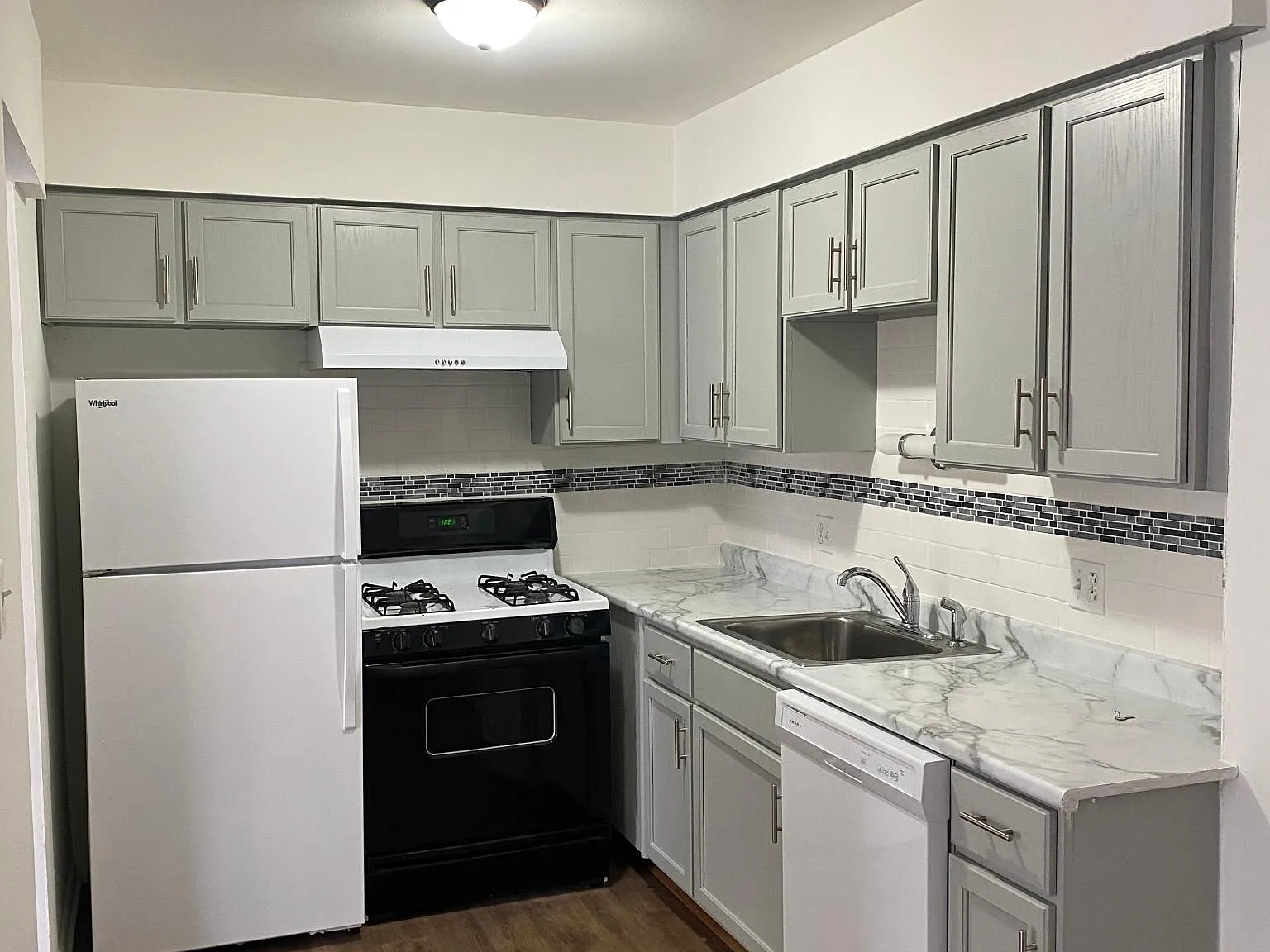 10S472 Echo Ln — Photo 2