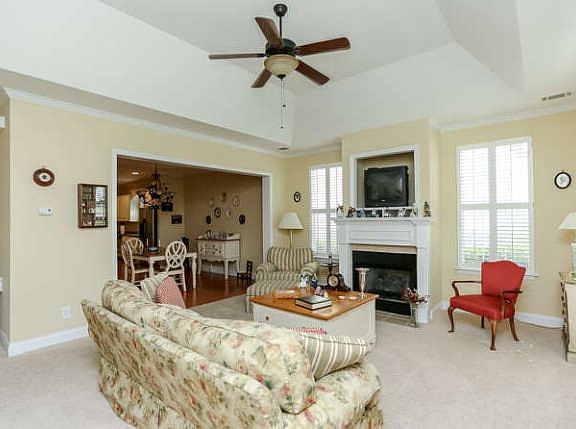 3rd image of 1016 Mansford Ln