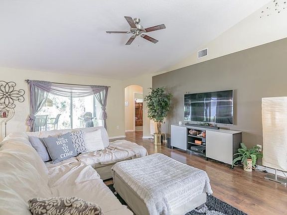 5th image of 30851 Iverson Dr