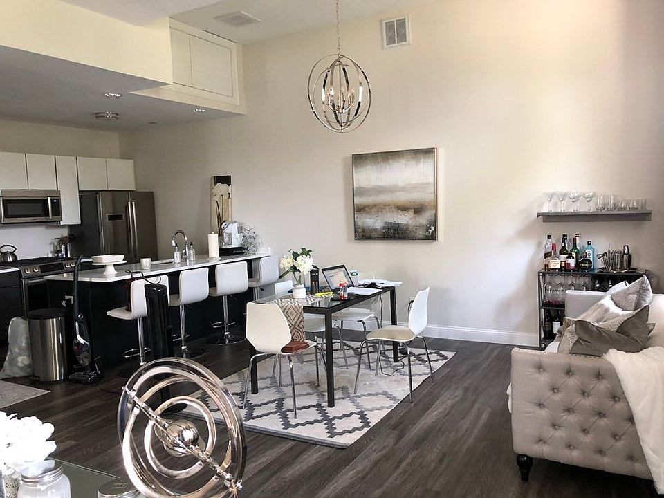 1st image of 1022 Hancock St #106