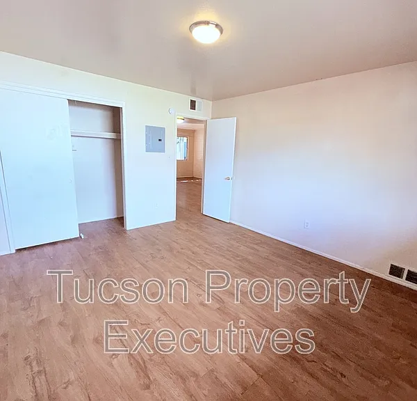 8914 S Nogales Hwy — Photo 12