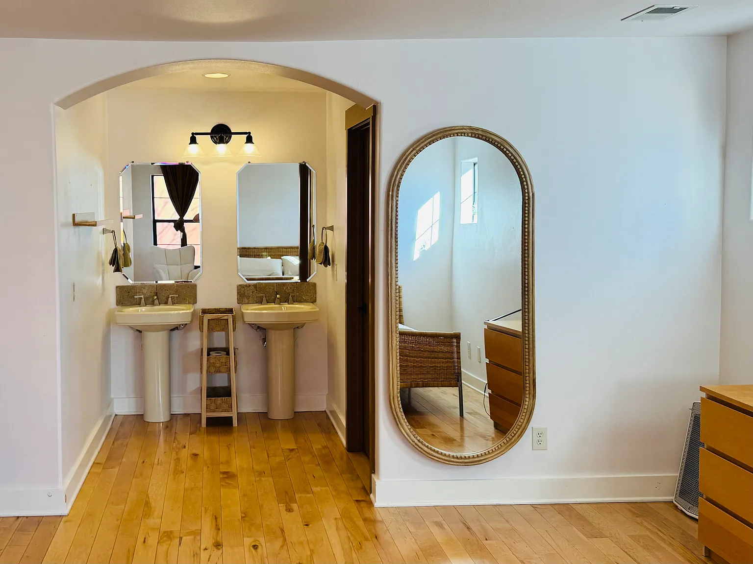 2 bed, $3,000 — Photo 4