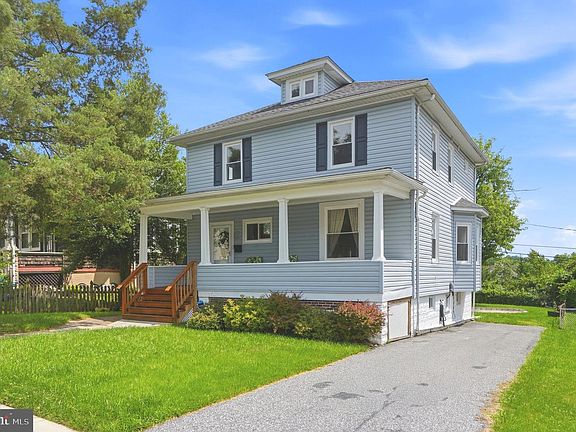 2nd image of 2715 Louise Ave