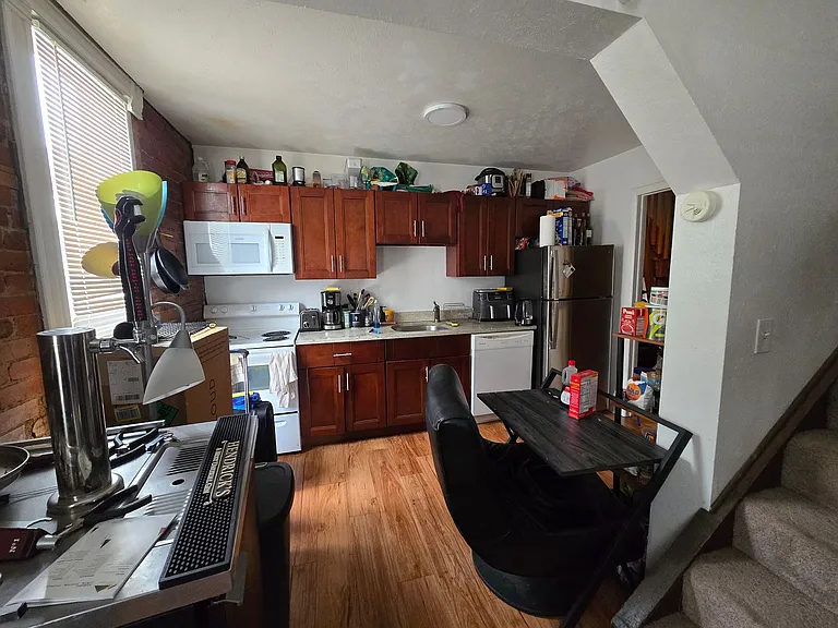 1742 Walnut St — Photo 3