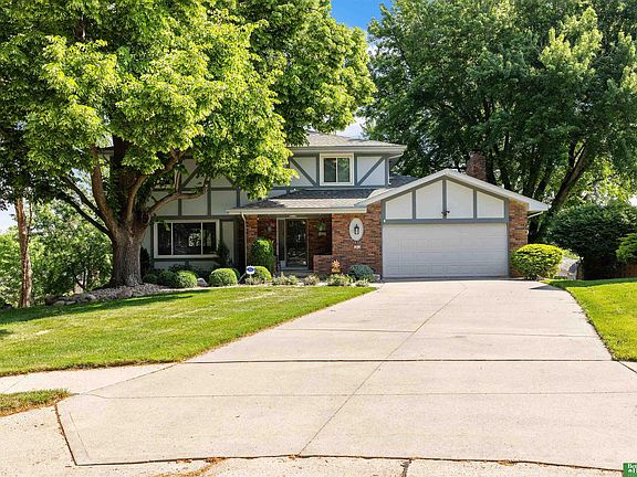 4th image of 1811 S 167th Avenue Cir