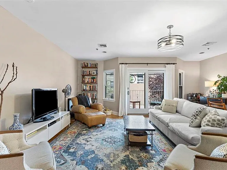 215 Grand St #1F — Photo 11