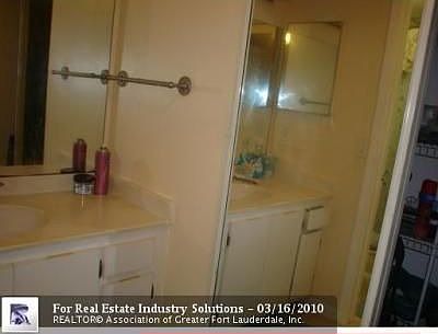 5th image of 6751 N University Dr APT 309