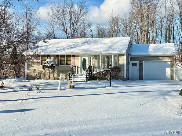 676 N Ellicott Creek Rd, Amherst, NY 14228