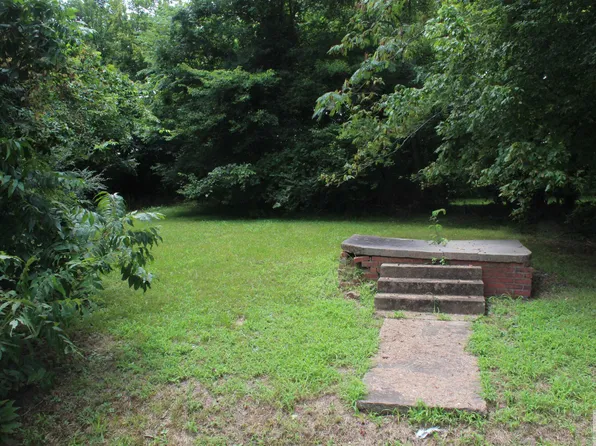 413 E Hayward St, Hope, AR 71801