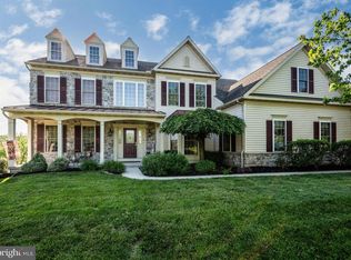 33 Sweetwater Ln, Wernersville, PA 19565