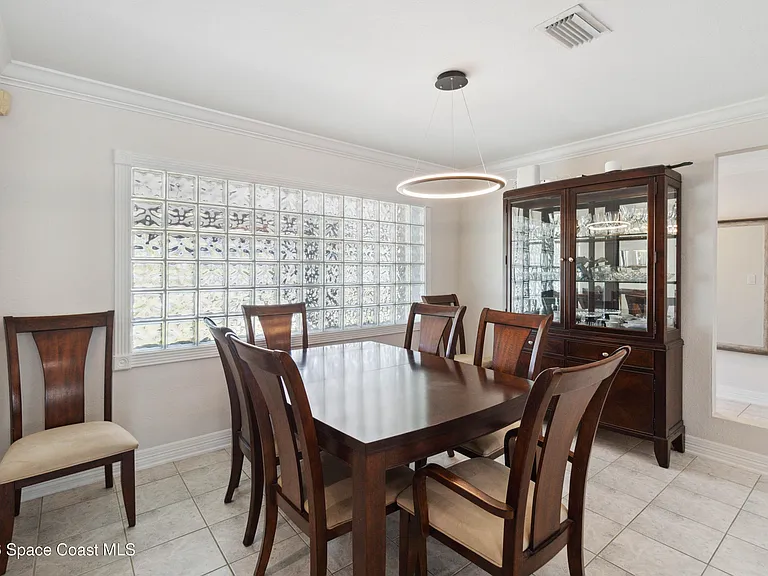 1201 S Shannon Ave — Photo 36