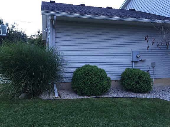 Fresh river rock border