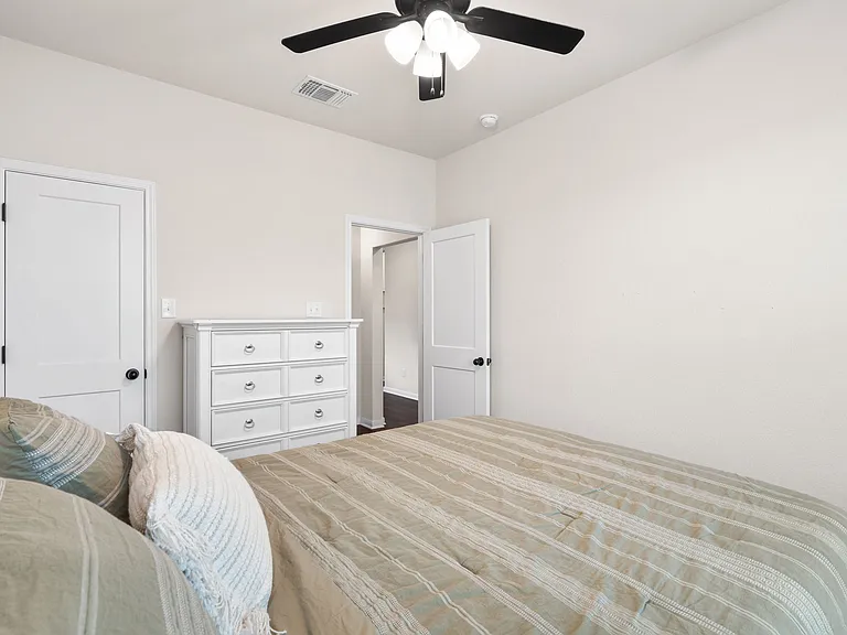 712 Ashberry Dr — Photo 5