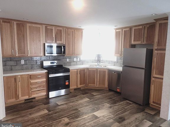 4th image of 30 Joseph Ave