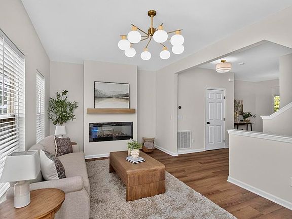 5th image of 640 Huffine Manor Cir