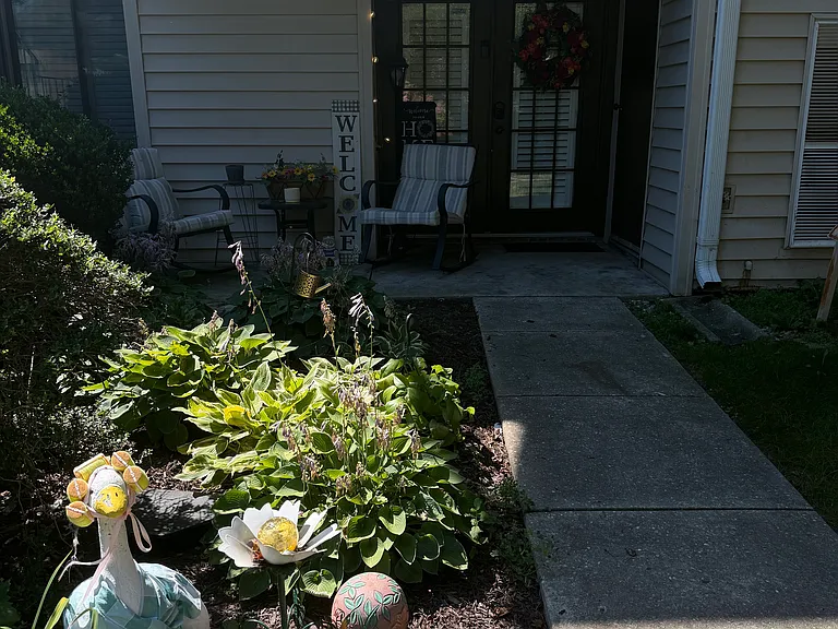 1117 Castle Harbour Way #1B — Photo 1