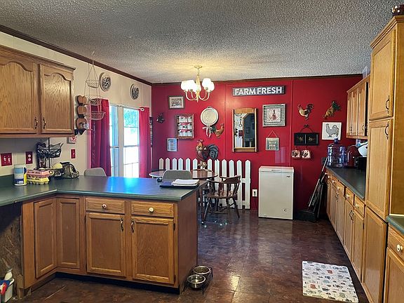 3rd image of 316 Springdale Ln