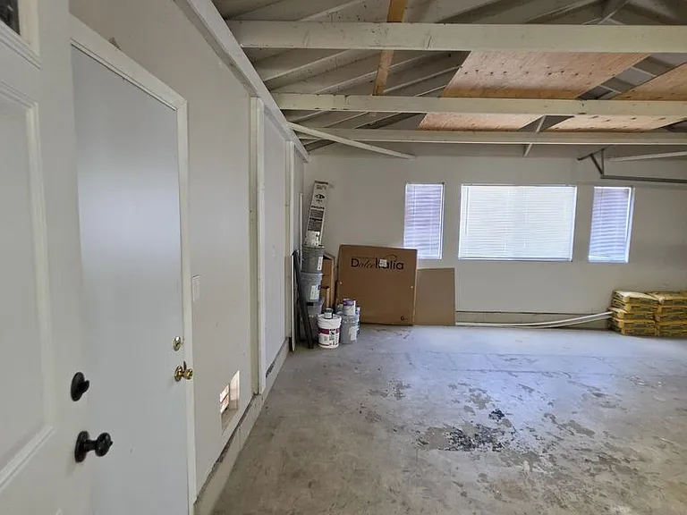 1319 Thermal Ave — Photo 35