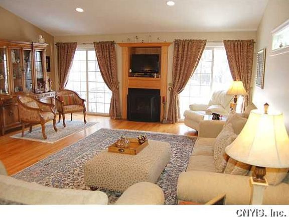 3rd image of 6071 Bay Hill Cir