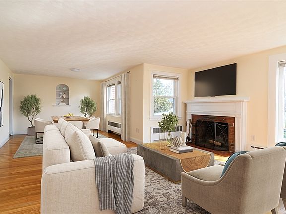 4th image of 115 Cobleigh St