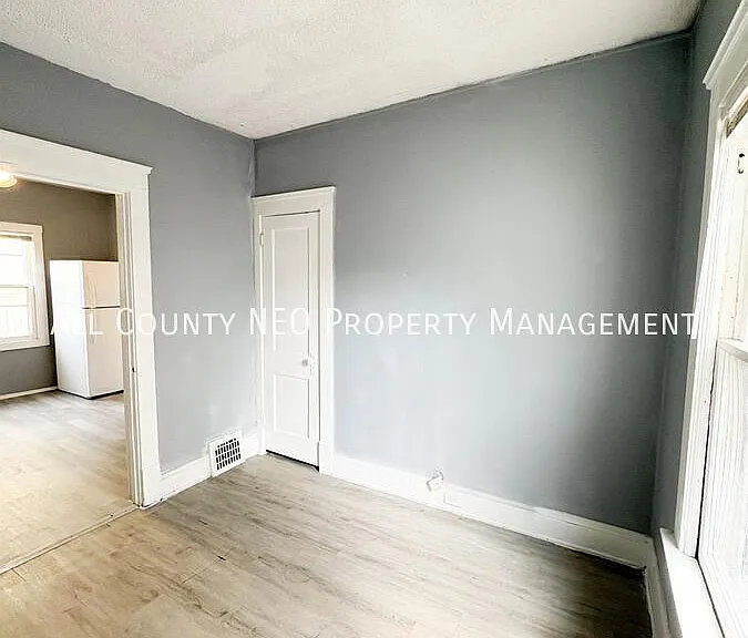 3452 W 91st St #DOWN — Photo 8