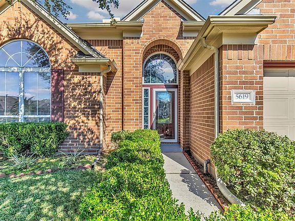 4th image of 5619 Bay Leaf Dr
