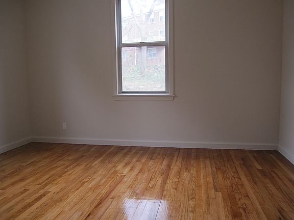 3rd image of 300 Broadway #Duplex
