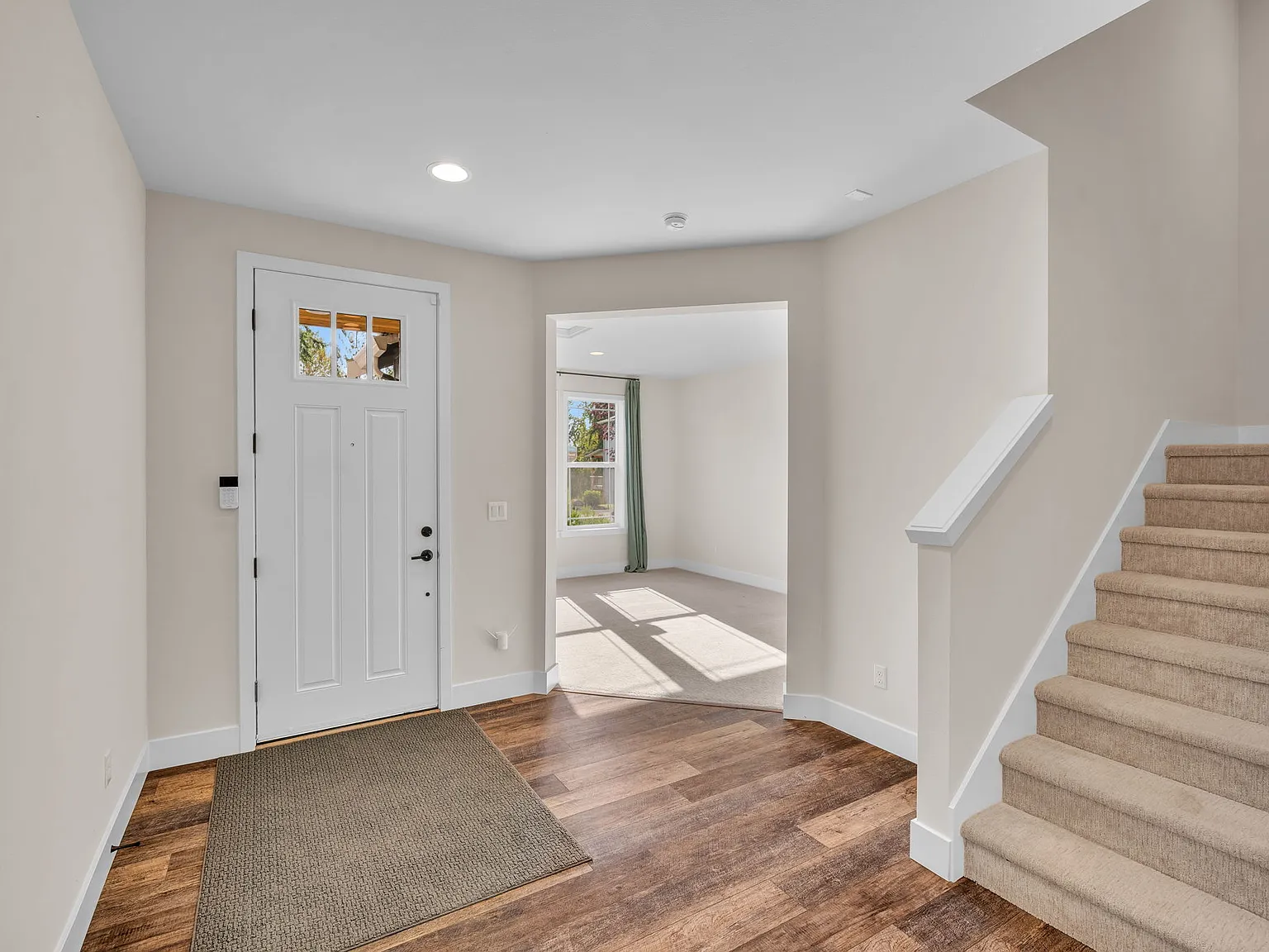 4 bed, 3348 sqft, $4,500 — Photo 2