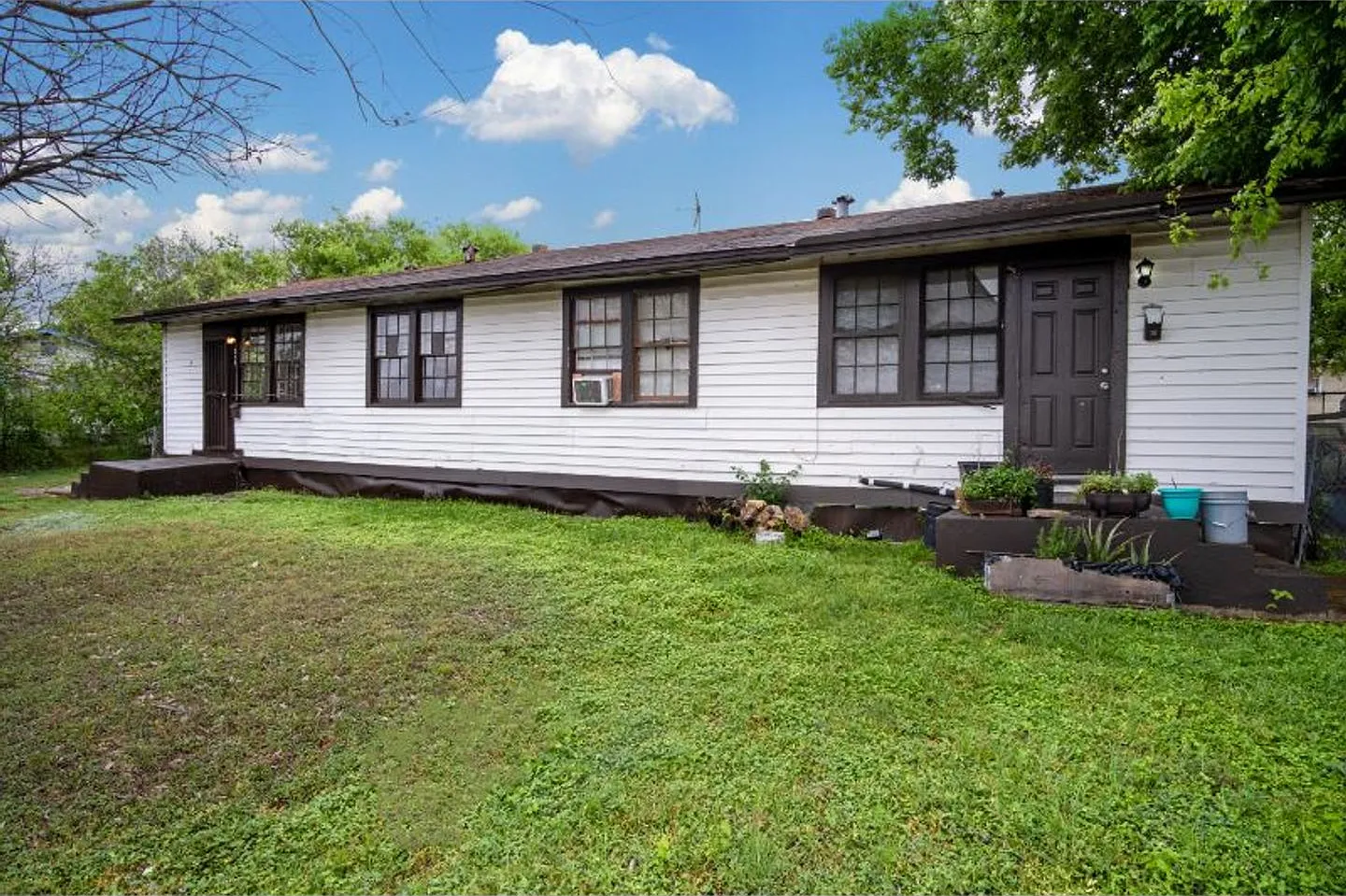 Renovated Home Near Downtown — Photo 2