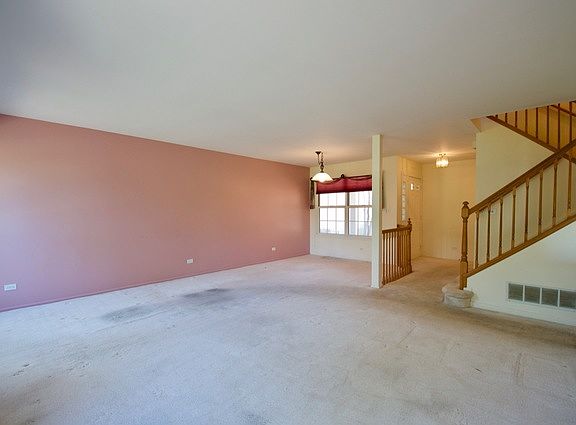 3rd image of 30W027 Princeton Ct