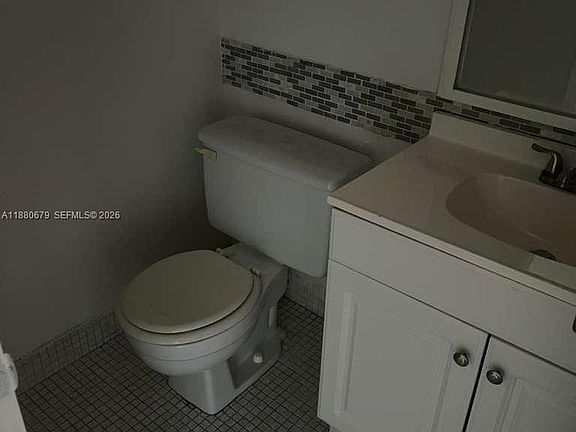 3rd image of 82 Fanshaw Way #B-82