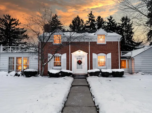 3352 North Elmwood DRIVE, Elmwood Park, WI 53405