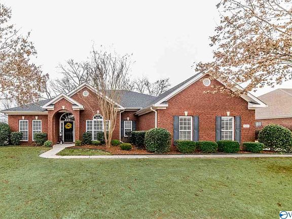 2nd image of 5010 Willow Creek Dr SE