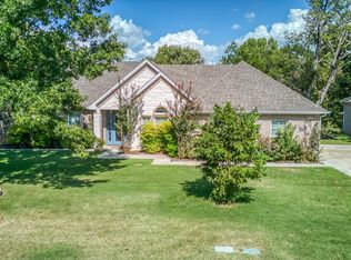 603 S Walnut St, Cleburne, TX 76033