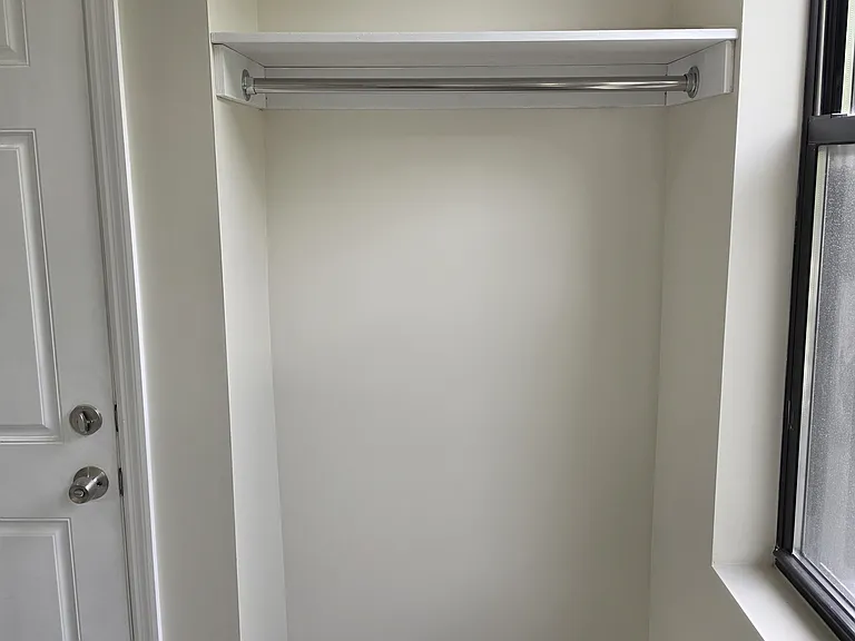 781 Seneca Ave #2 — Photo 4