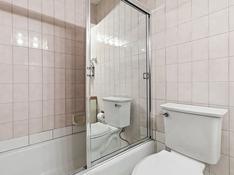 200 Winston Dr #720 — Photo 24