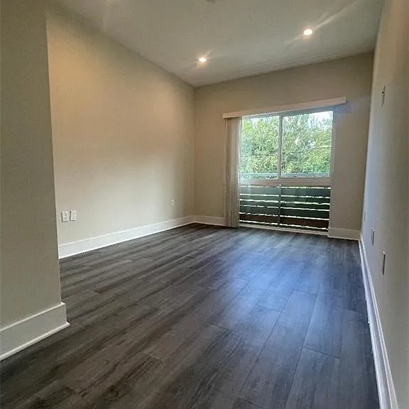 6445 Woodley Ave #204 — Photo 25