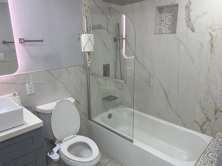 2242 Polk St #2 — Photo 11