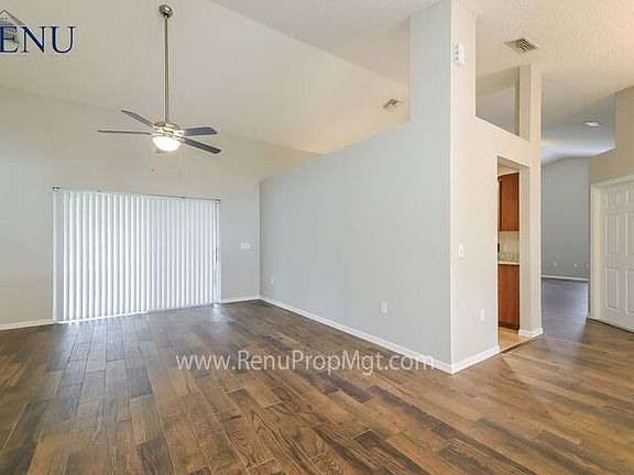 3rd image of 870 Summer Glen Dr