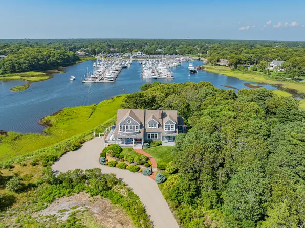 18 Saquatucket Point, Harwich Port, MA 02646