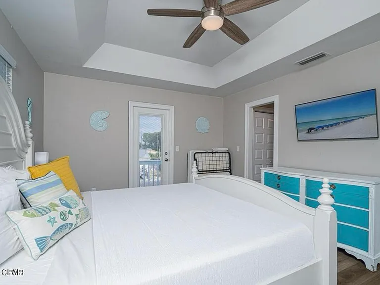 6320 Beach Dr — Photo 13