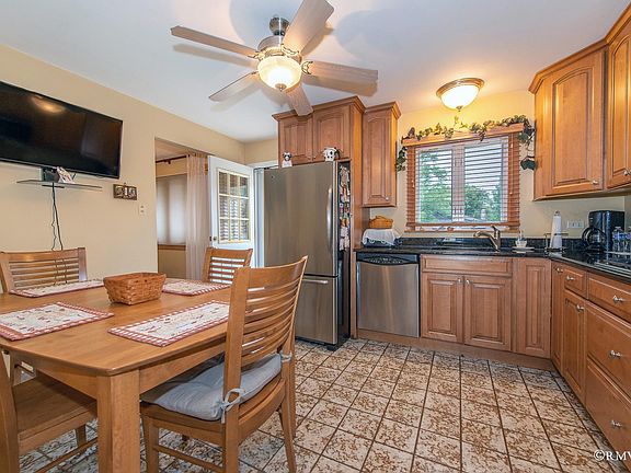 2nd image of 7922 Farmingdale Dr