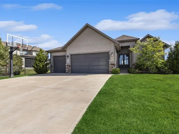 9900 W 163rd St, Overland Park, KS 66085