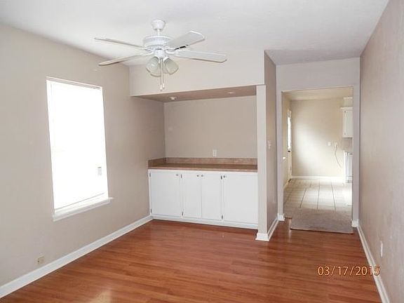 3rd image of 1603 NW Lake Ave