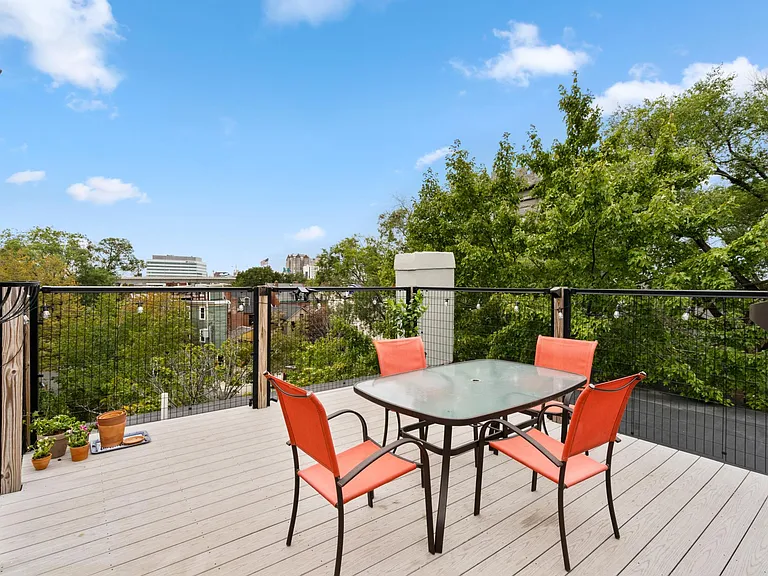 16 Devens St #1 — Photo 12
