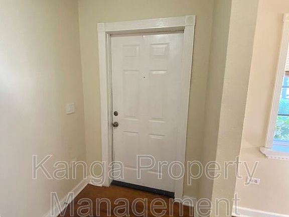 3rd image of 1125 S Pine St