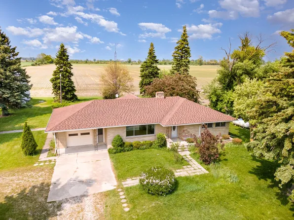 1631 Halstead Rd, Essexville, MI 48732