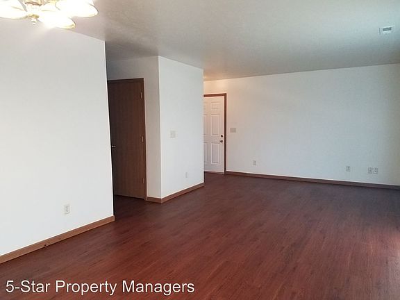 4th image of 219 Tanglewood Dr APT D