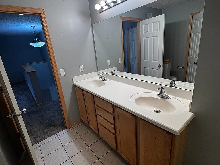 12210 Urbank St NE #B — Photo 21