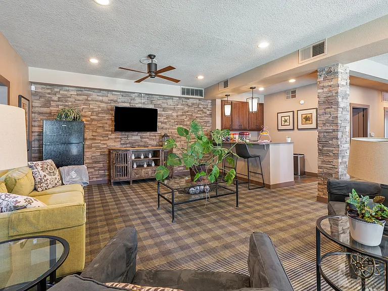 Tierra Pointe — Photo 16